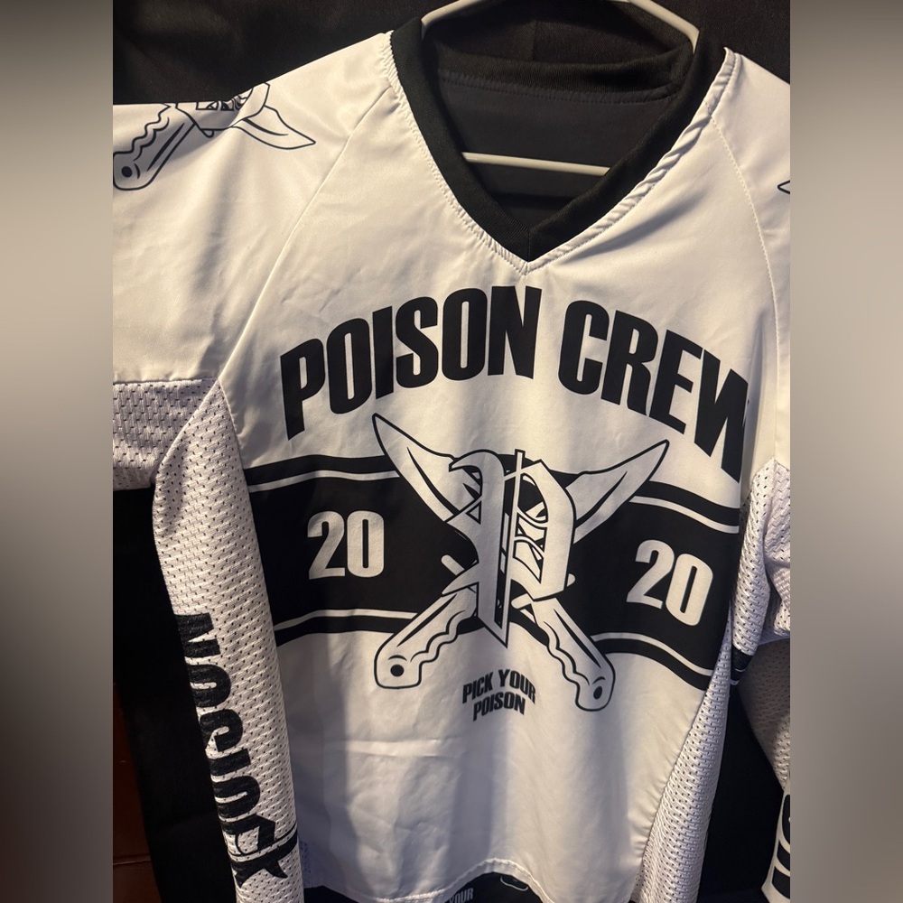 Poison Paintball Jersey
2020 Reversible Black/White edition 
Size M